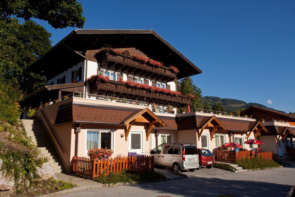 Familiengaestehaus Ingrid Санкт-Мартин-ам-Тенненгебирге Экстерьер фото