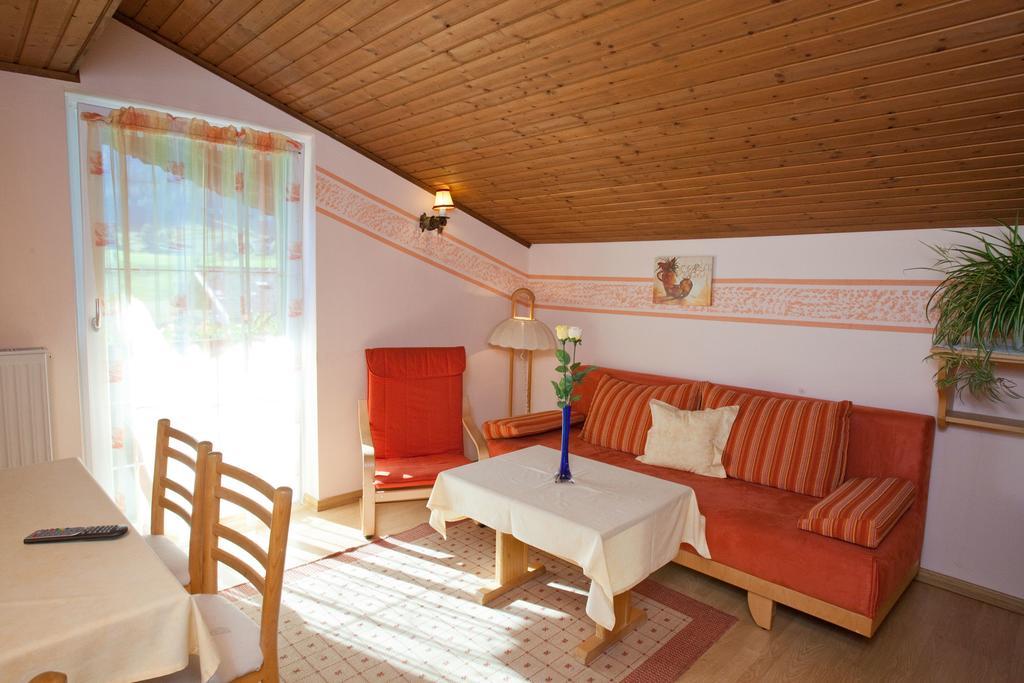 Familiengaestehaus Ingrid Санкт-Мартин-ам-Тенненгебирге Номер фото